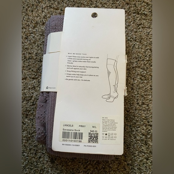 Lululemon Savasana socks M/L NWT - Picture 2 of 2